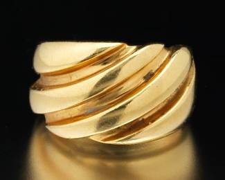 Ladies Vintage Italian 18K Gold Fluted Design Dome Ring