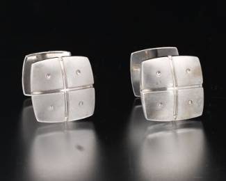 Tiffany Co. Pair of 18K Gold Cufflinks, Stream America Collection, in Presentation Box
