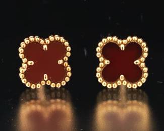 Van Cleef Arpels Sweet Alhambra Pair of 18K Gold and Carnelian Ear Studs