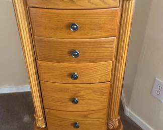 Queen AnnStyle,Jewelry Armoire