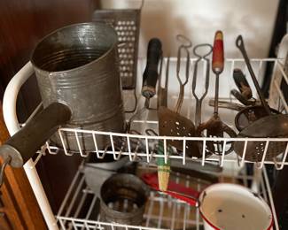 Antique kitchen itens