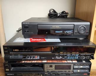 Sony video cassette recorder SLV 677 HF
SHARP 4 heads vhs
Sony Betamax MK SL-S480