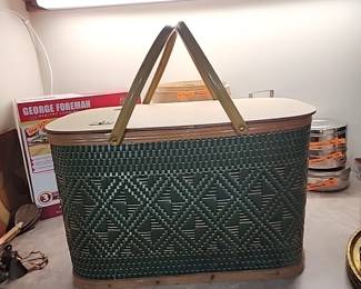 Vintage Hawkeye Burlington picnic basket