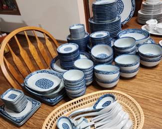 Japanese Nami Karakusa, Have floral pattern set of dishes! 