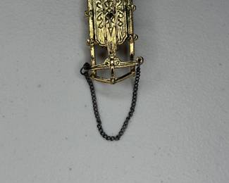 JJ Toboggan Sled with Chain Handle brooch