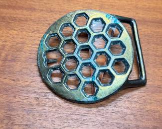 honeycomb belt buckle