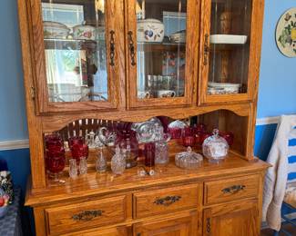 Lighted Oak china cabinet ( comes in 2 pieces ) heavy & solid