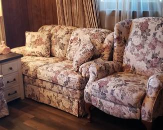 lOVE SEAT