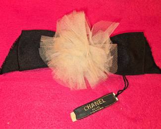 ChanelBowPin