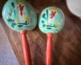 2 Vintage Mexican  Maracas Maracha Souvenirs Handmade. 