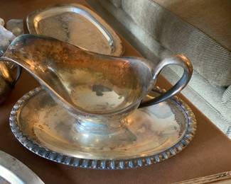 Silverplated Sauce boat with Underplate