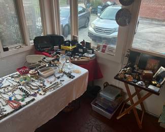 Costume jewelry, cameras, misc