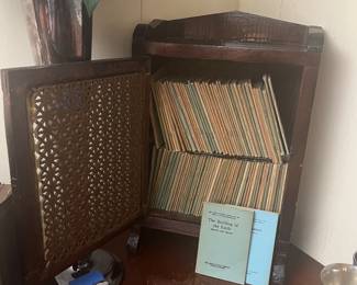 Small cabinet with booklets