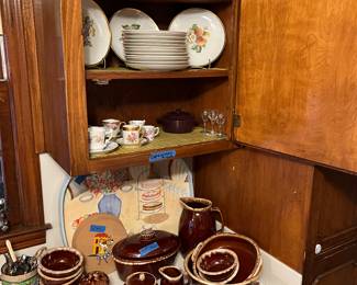 Hull dishware, misc kitchen