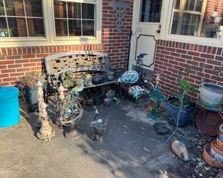 Yard art, misc outdoor