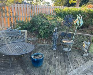 Yard art, misc outdoor