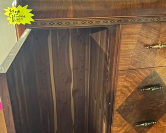 Cedar lined Choffrobe