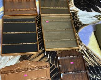 Collectible spoon displays