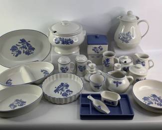 Pfaltzgraff Yorktowne Stoneware