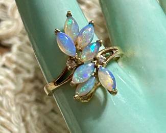 Beautiful opals in 14 k gold 