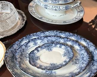 flow blue platter/tray set