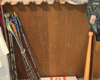 Wall Gun Rack - Arrows