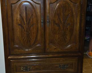 Dresser - Part of a 4 Piece Bedroom Set - Will sale separately or make you a deal on set