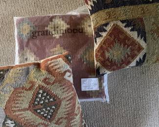 Many kilim pillows