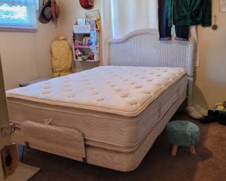 $50 - Queen adjustable bed 