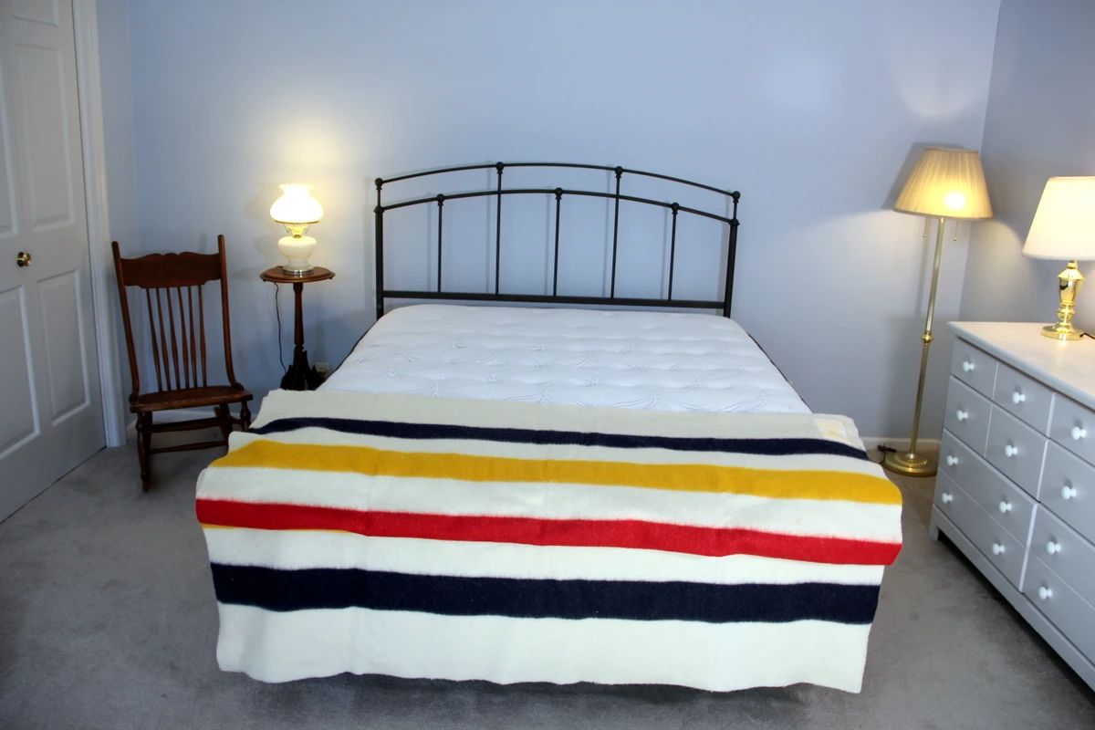 Queen Bed & Mattress Set, Hudson Bay 3.5 point Wool Blanket