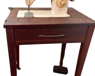 Singer Fashion Mate Sewing Machine