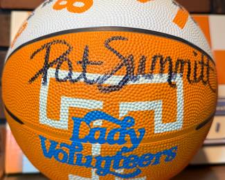 Lady Volunteers basketball signed by Pat Summitt