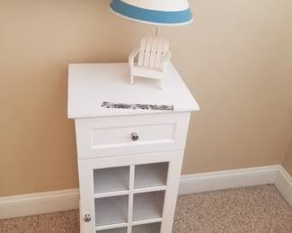 One drawer end table; table lamp