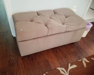 Tufted storage ottoman