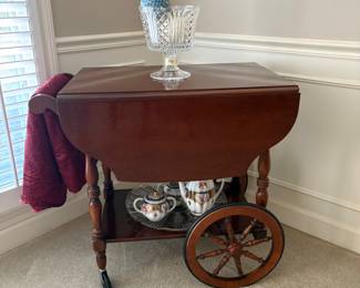 Mahogany tea cart. Perfect condition