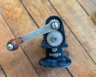Antique singer cast iron hand crank