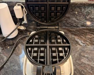 Waring Pro Restaurant Style Belgian waffle maker