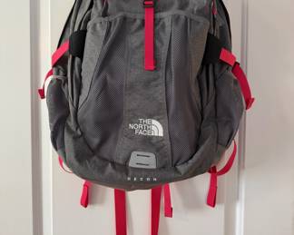 Like New The North Face Recon backpack