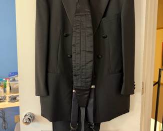 Vintage men’s Oderman 5-piece tuxedo set from Cedrics and made in West Germany