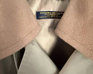 Very nice and barely used men’s vintage Brooks Brothers trench coat