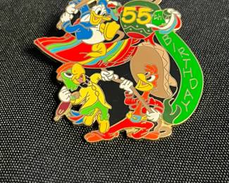 Disney “The Three Caballeros” 55th Anniversary Banner Pin #1
Colorful Disney Limited Edition pin celebrating the 55th Anniversary of The Three Caballeros. Features José Carioca, Panchito Pistoles, and Donald Duck under a festive banner design—perfect for classic Disney animation fans!

• Official Disney pin – #1 in the 55th Anniversary Banner series
• Bright enamel colors with gold-tone metal finish
• Standard Mickey-head pin clasp on back
• Please see pictures for measurements & condition
