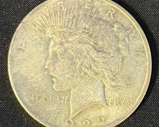 1922 Silver Peace Dollar
*weight is approximate and shown in pictures (0.859 Troy ounces)