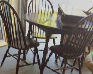 $40: Table/4 Chairs/2 Leafs