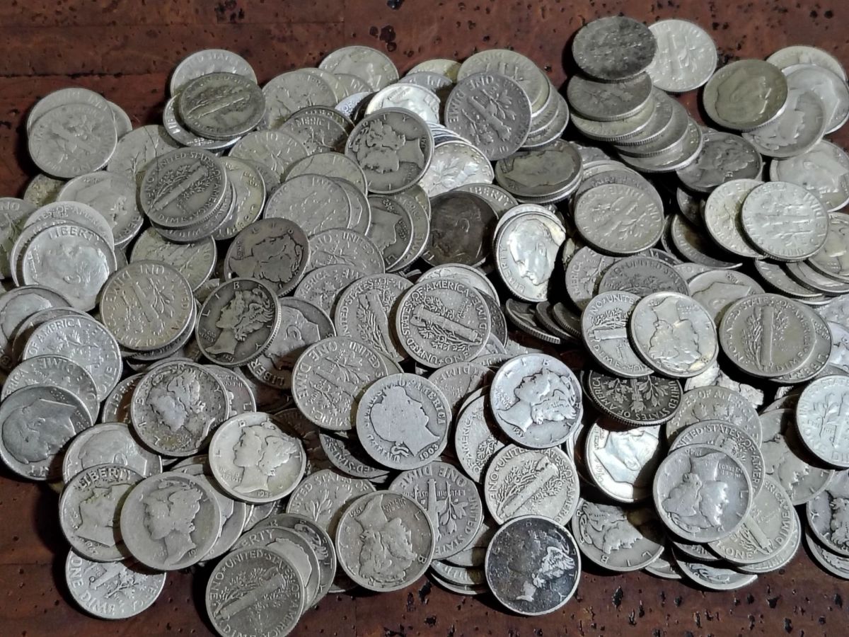 Huge lot of silver dimes. 
All coins are cash ONLY for purchase. All other items are available with cash, card or cash app