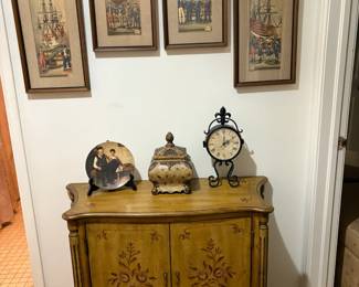 Entry table, decor
