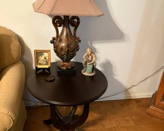 Side table, lamp, decor