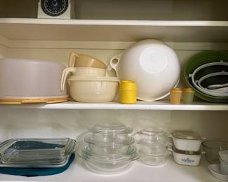 Pyrex and vintage Tupperware