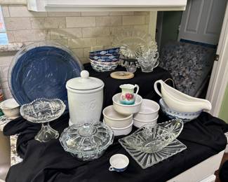 Farmhouse dishware