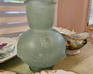 Italian scavo vase