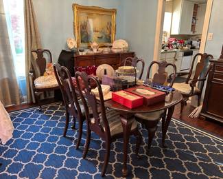 ETHAN ALLEN Queen Anne dining set…Oval table with two 18” leaves, set of 6 chairs (2 arm chairs and 4 side chairs)